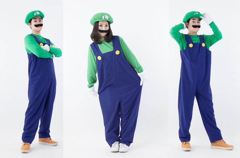 Illustration for article titled Japan's Official Mario and Luigi Cosplay Costumes